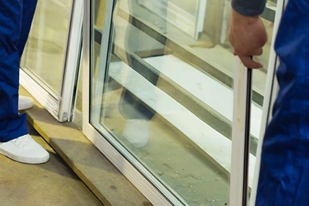 Commercial Glass Repair Technician in Alafaya